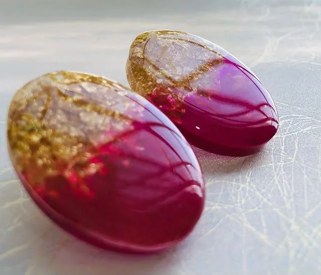 Vibrant Blooms: Resin tops in Red