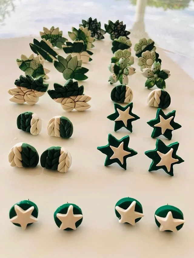 Perfect for Independence Day celebrations, parades, or